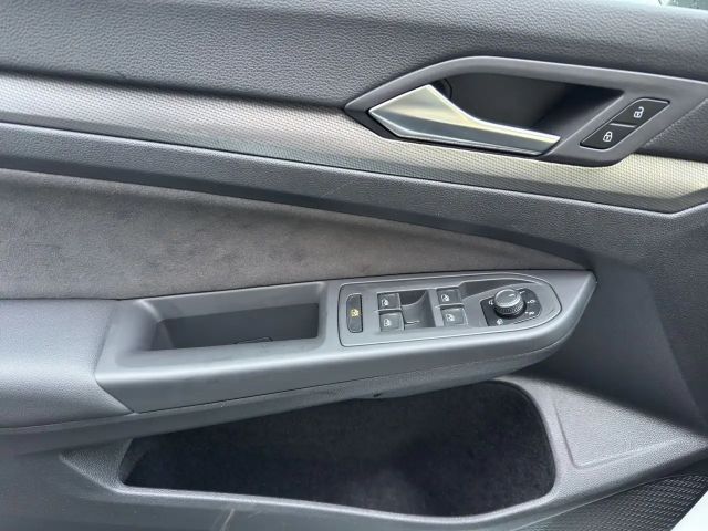 Volkswagen Golf 1.5 TSI IQ.Drive Style