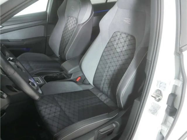 Volkswagen Golf 1.5 eTSI DSG R-Line Variant