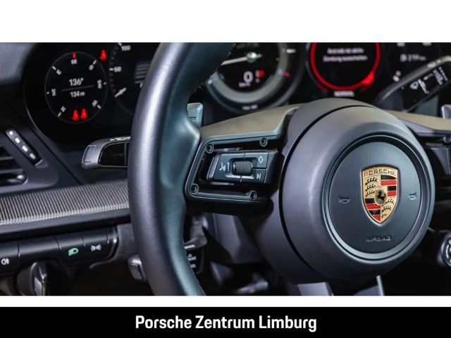 Porsche 992 Carrera Coupé GTS