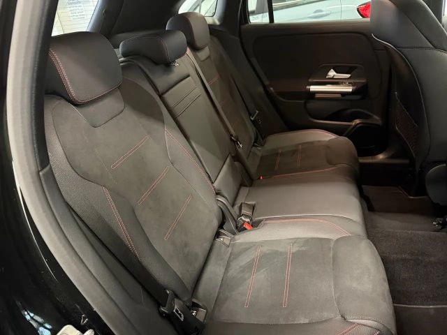 Mercedes-Benz GLA 200 4MATIC GLA 200 d