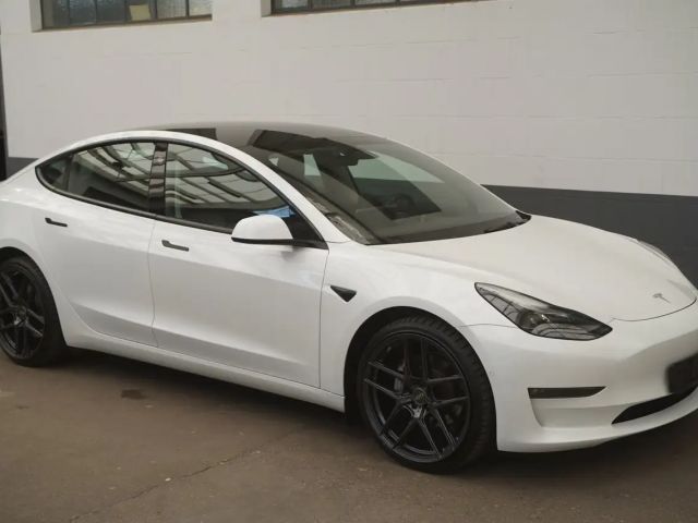 Tesla Model 3 AWD Long Range