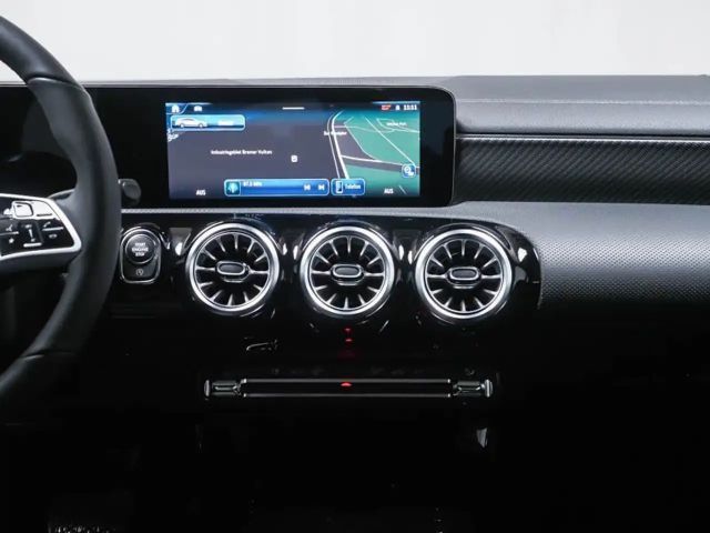 Mercedes-Benz CLA 180 PRO+LED+KAM+KEY+AMBI+NAVI+EASY-PACK