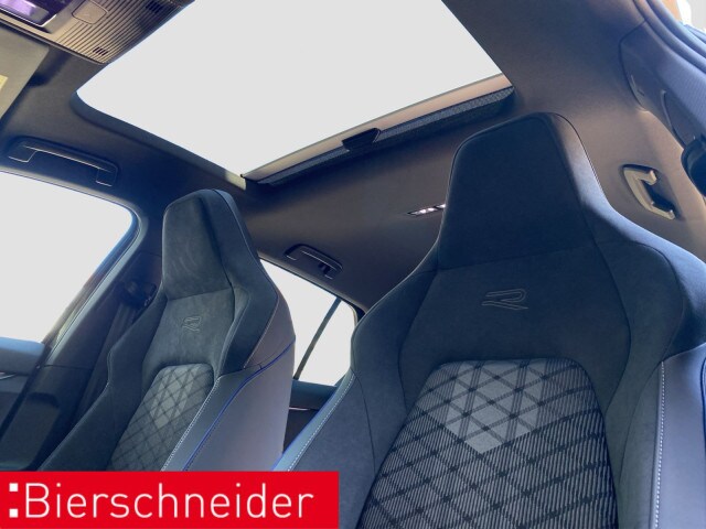 Volkswagen Golf 1.5 eTSI DSG R-Line Style