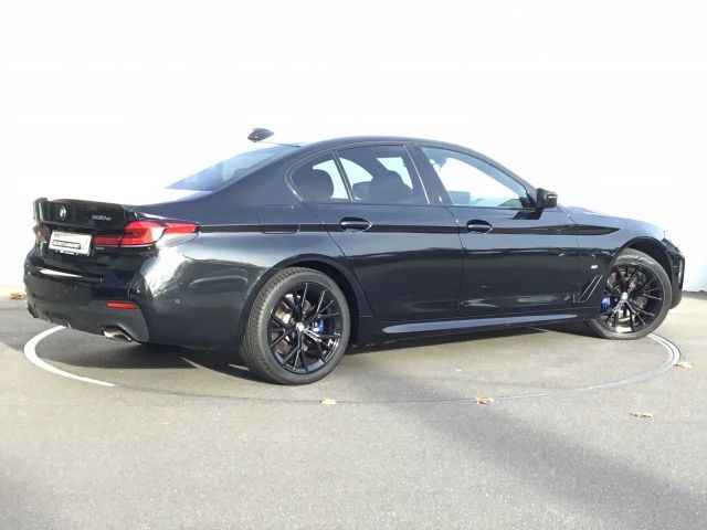 BMW 530 530e M-Sport Sedan