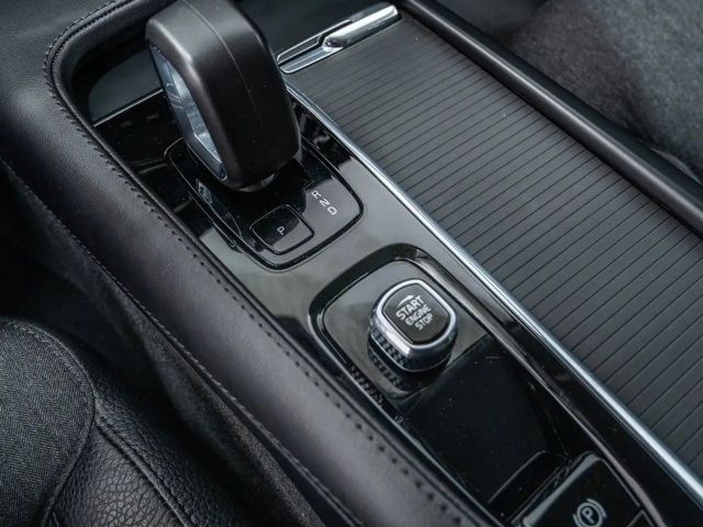 Volvo V90 Cross Country AWD Core