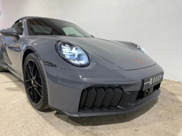 Porsche 992 4 Cabrio GTS Targa