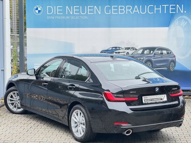 BMW 330 330i Sedan xDrive