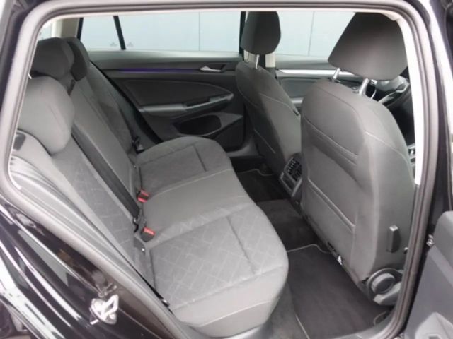 Volkswagen Golf 1.5 eTSI DSG Life Variant