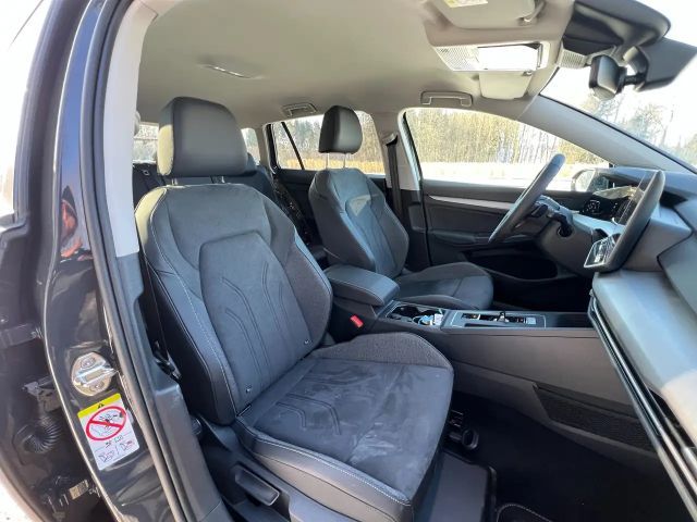 Volkswagen Golf 1.5 eTSI Variant