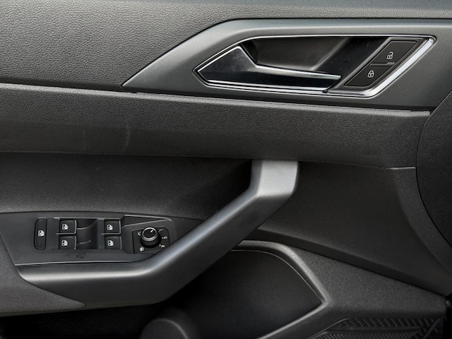 Volkswagen Taigo 1.0 TSI DSG R-Line