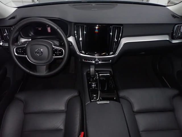 Volvo V60 AWD Dark Plus T6