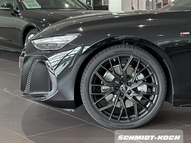 Audi A6 Avant Quattro S-Tronic