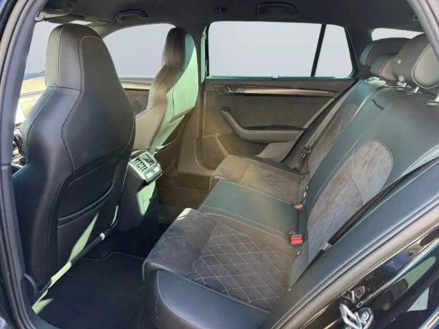 Skoda Superb 2.0 TSI Combi Sportline