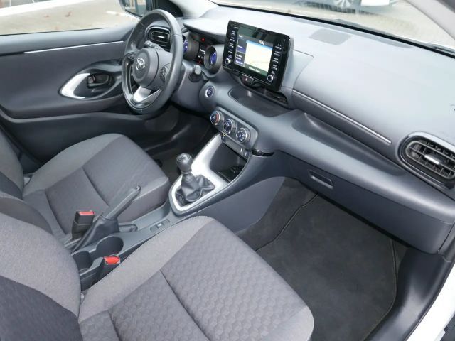 Toyota Yaris Hatchback Team D