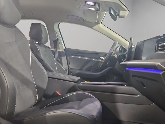 Volkswagen Passat 1.5 eTSI Business Variant