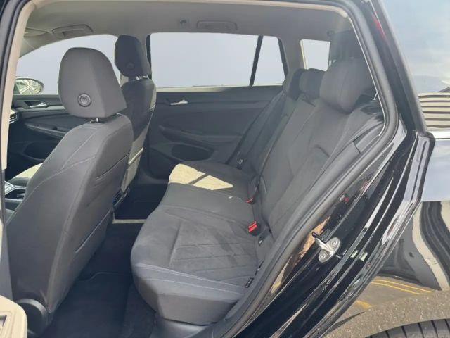 Volkswagen Golf 2.0 TDI DSG Style Variant