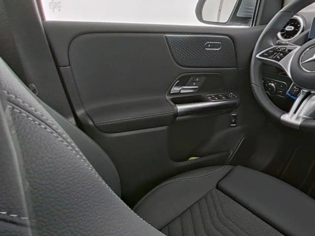 Mercedes-Benz B 180 Sedan