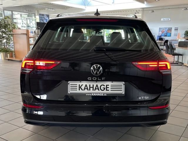 Volkswagen Golf Life Variant