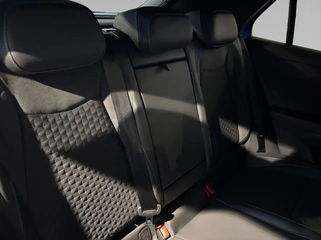 Volkswagen T-Roc 1.5 eTSI DSG R-Line Style