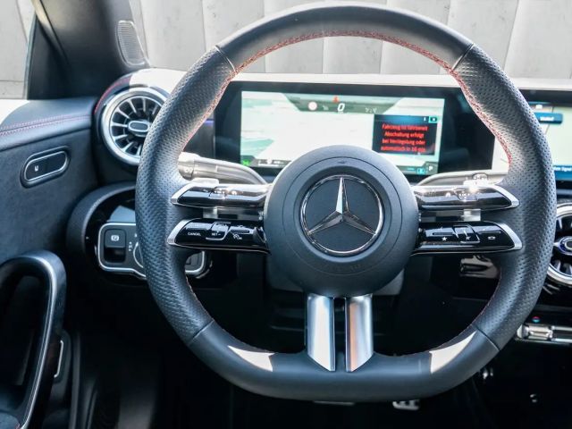 Mercedes-Benz CLA 200 AMG Line Coupé