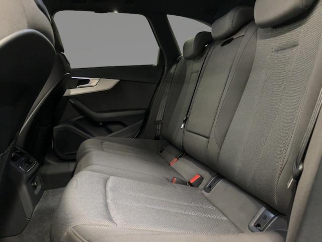 Audi A4 40 TFSI Avant S-Line S-Tronic