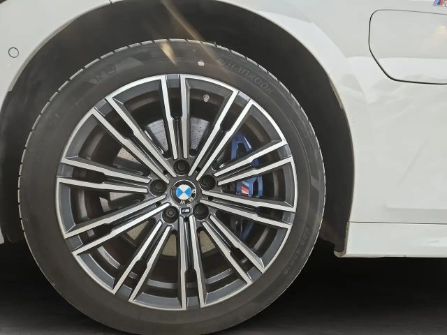 BMW 330 330e M-Sport Touring xDrive