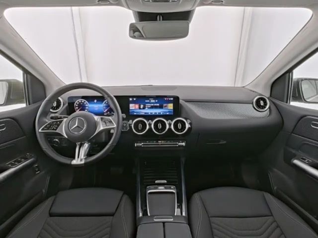 Mercedes-Benz B 180 Progressive Sedan