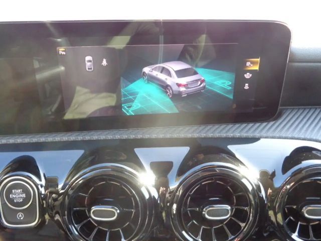 Mercedes-Benz A 180 A 180 d