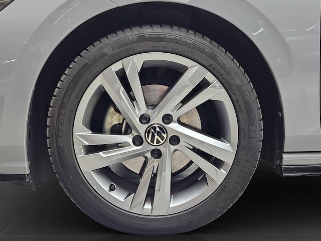 Volkswagen Golf 1.5 TSI R-Line Variant