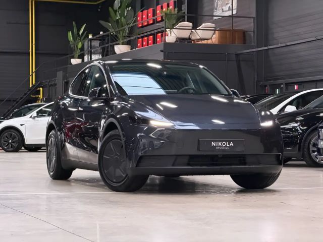 Tesla Model Y RWD
