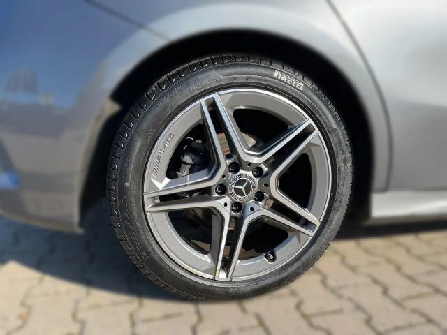 Mercedes-Benz A 180 AMG Line