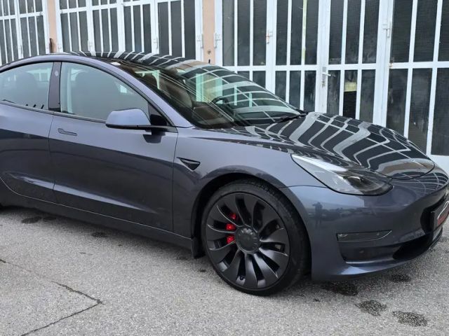 Tesla Model 3 AWD Performance