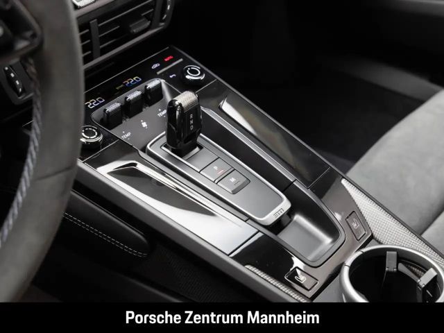 Porsche 992 Carrera Coupé GTS