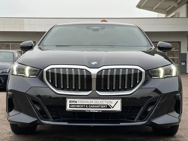 BMW 520 520d M-Sport Sedan