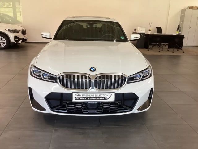 BMW 320 320d M-Sport Sedan xDrive