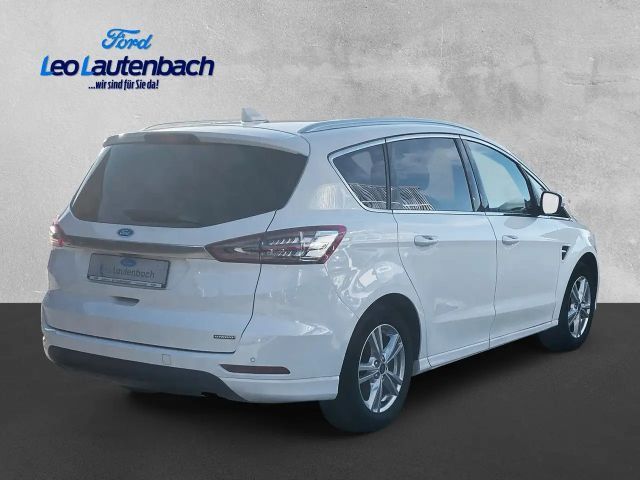 Ford S-Max Titanium
