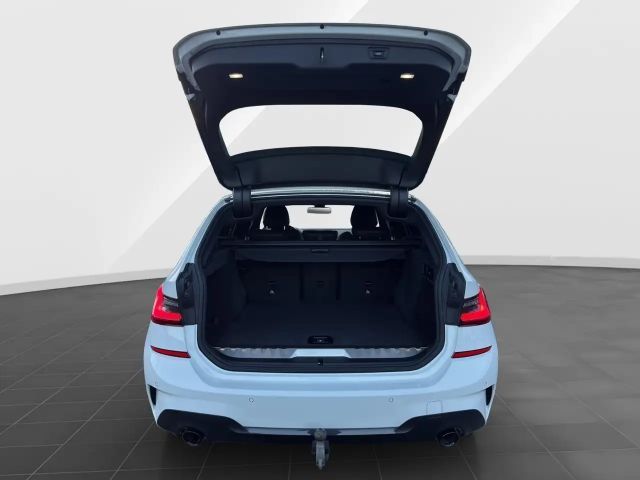 BMW 320 320e M-Sport Touring