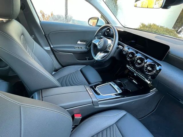 Mercedes-Benz A 180 A 180 d Hatchback