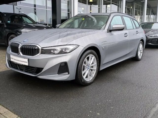 BMW 330 330e Touring