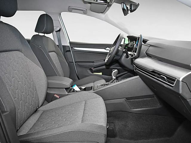 Volkswagen Golf Life Variant