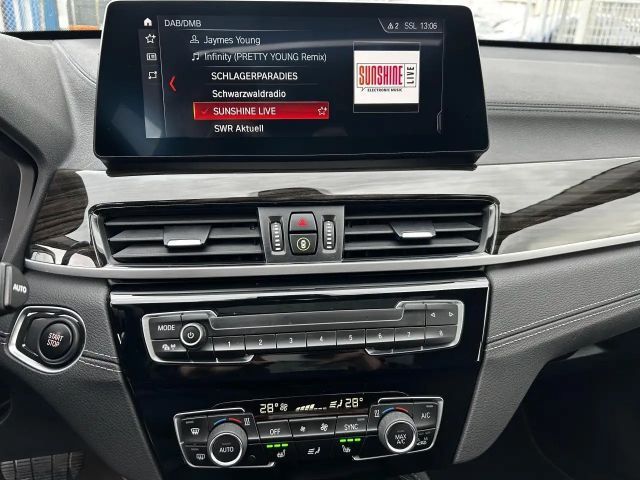 BMW X1 x25e Sports.HUD ACC PanoD.KomfZ.LED Navi+ 18"