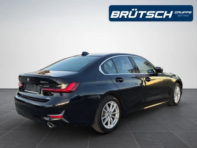 BMW 320 320d Luxury Line Sedan xDrive