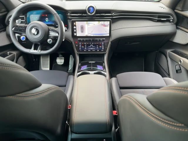 Maserati Grecale Folgore mit 558 PS Allrad 500 KM Reichweite - Mase