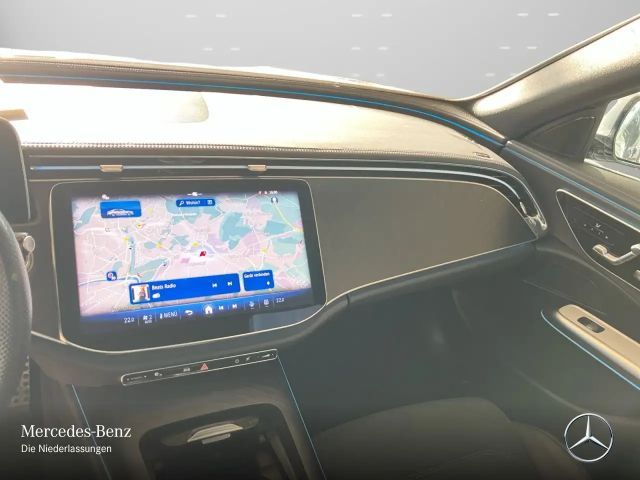 Mercedes-Benz E 200 AMG Line Sedan