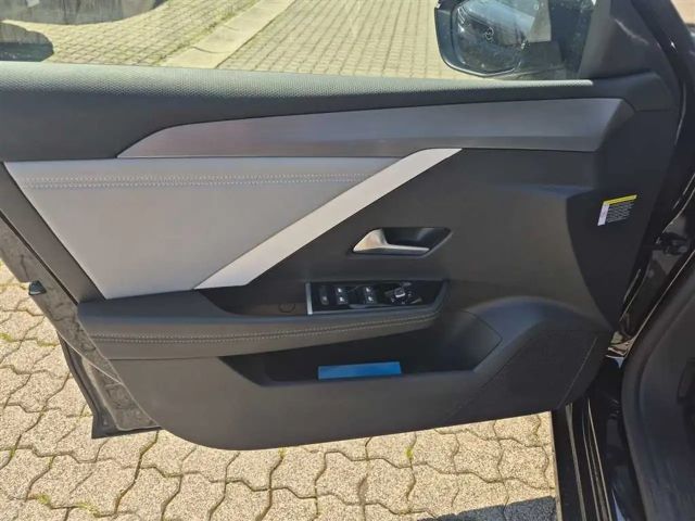 Opel Astra 1.2 Turbo Business Elegance Turbo