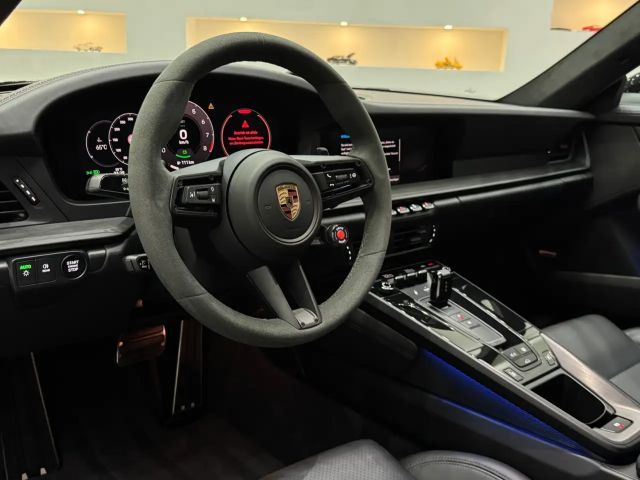 Porsche 992 Black Edition Coupé GTS