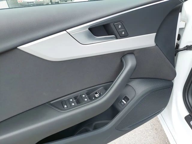 Audi A4 35 TFSI S-Line S-Tronic Sedan