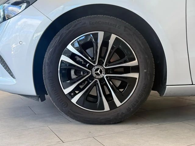 Mercedes-Benz B 180 Progressive Sedan