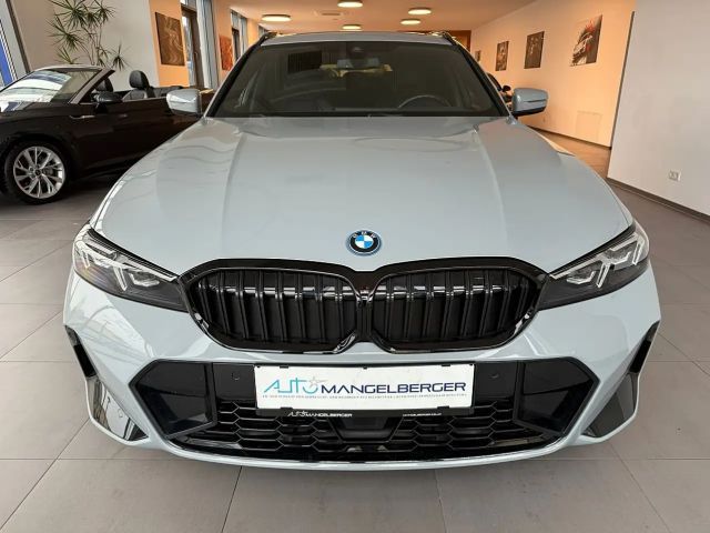 BMW 330 330e M-Sport Touring xDrive