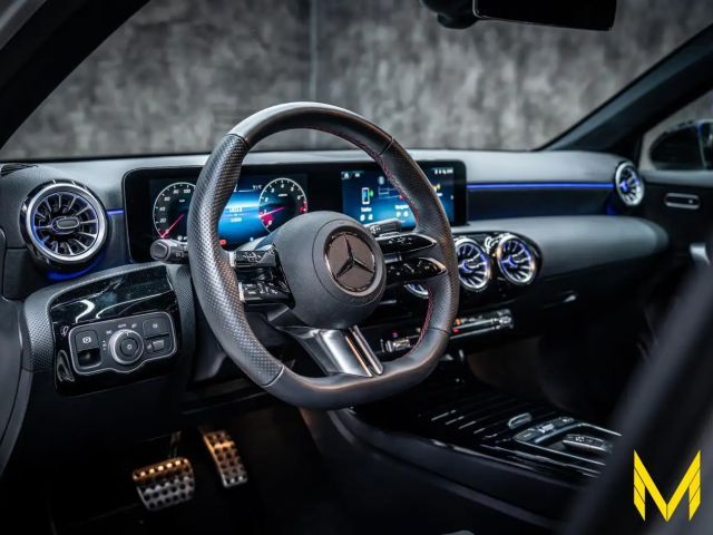 Mercedes-Benz A 180 AMG Line